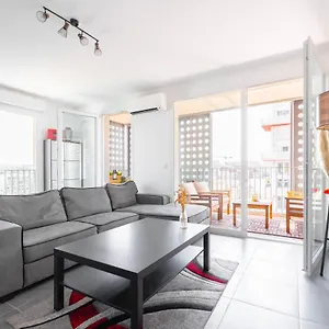 https://t2-entre-plage-et-centre-ville-terrasse-parking.fr-provencehotel.com