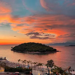 https://villa-earta-leo.albaniahotels.org